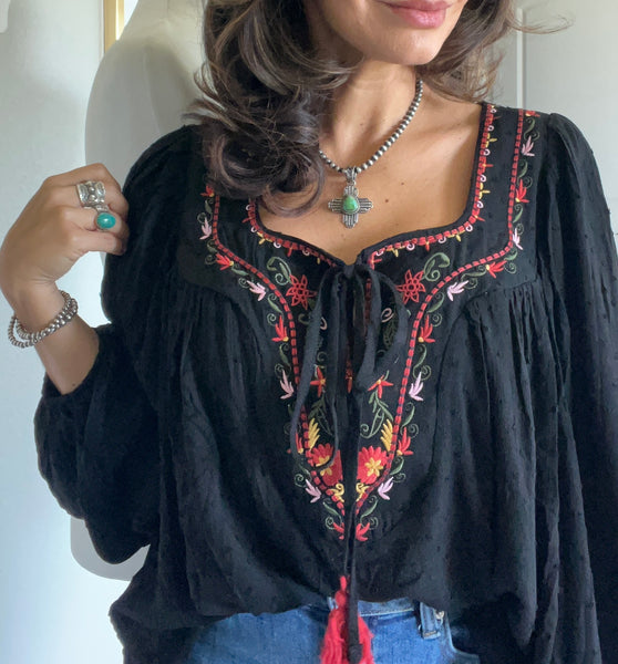 Las Flores Embroidered Blouse