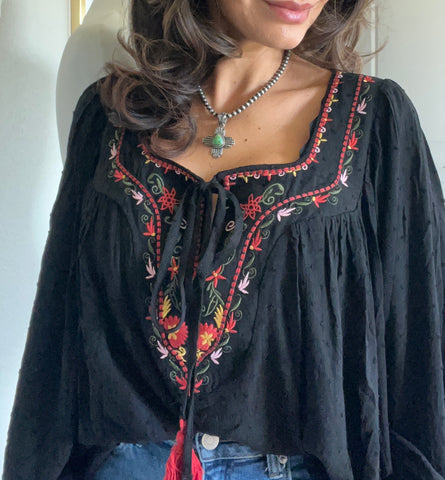 Las Flores Embroidered Blouse