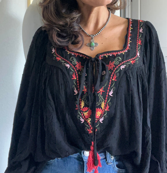 Las Flores Embroidered Blouse